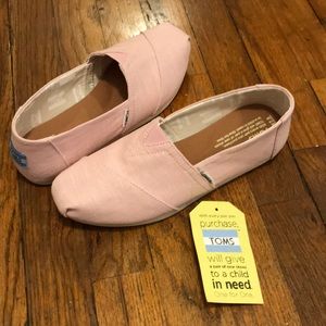 Women’s Toms